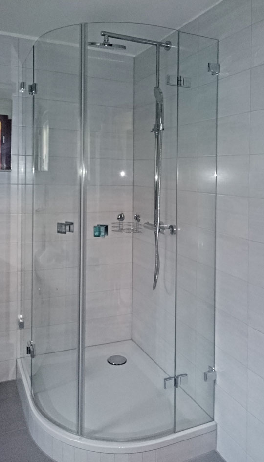 Ganzglasdusche